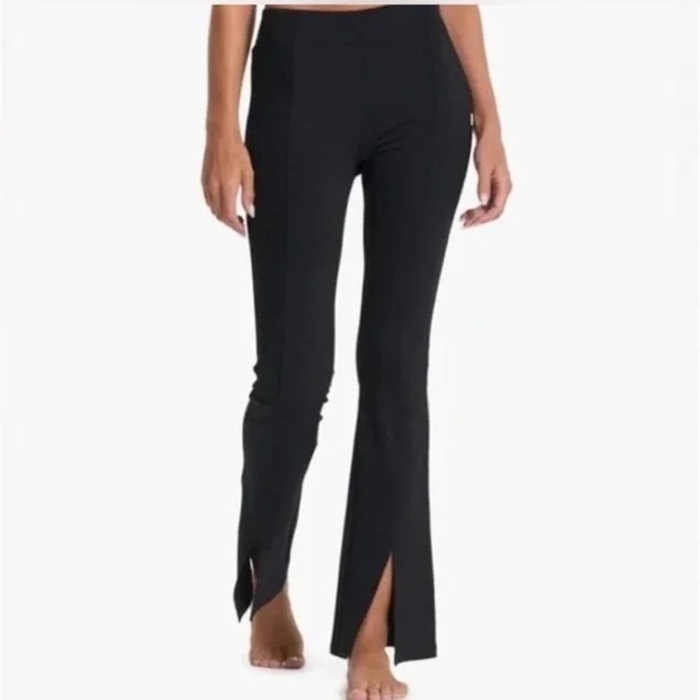 Vuori Black Split Flare Legging - image 2